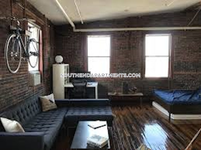 Boston - $2,970 /mo