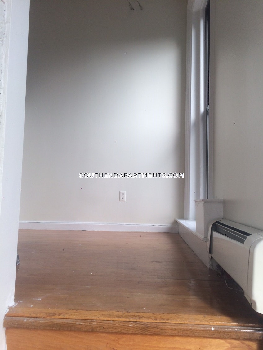 Boston - $3,350 /month