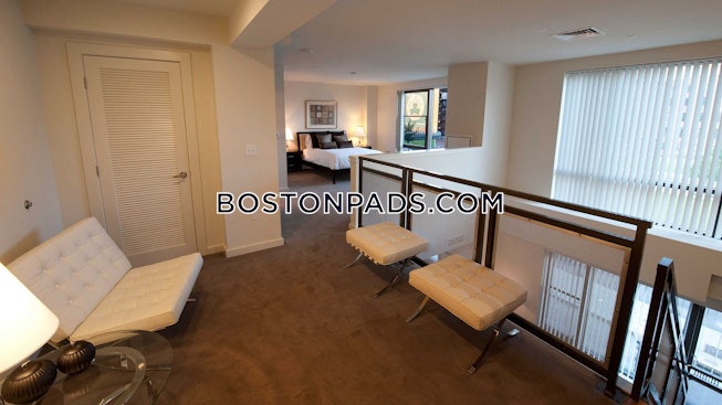 Boston - $4,975 /mo