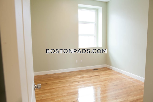 Boston - $2,200 /mo