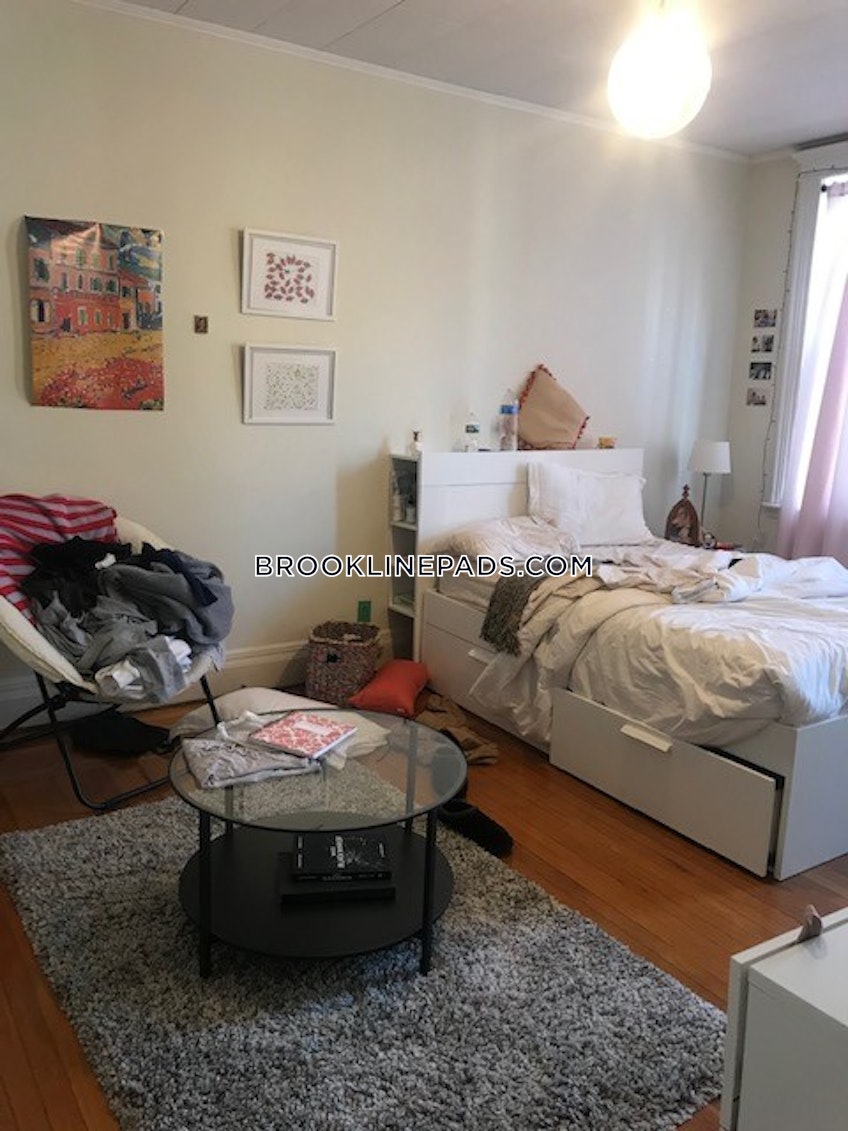 Brookline - $3,900 /month