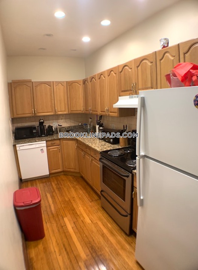 Brookline - $3,950 /mo