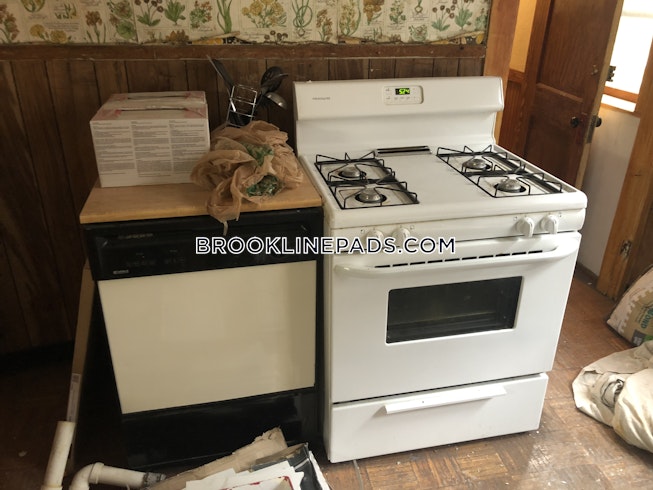 Brookline - $2,400 /mo