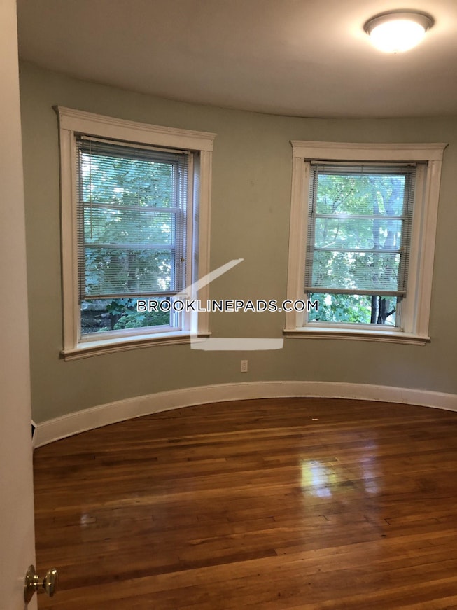 Brookline - $2,500 /mo