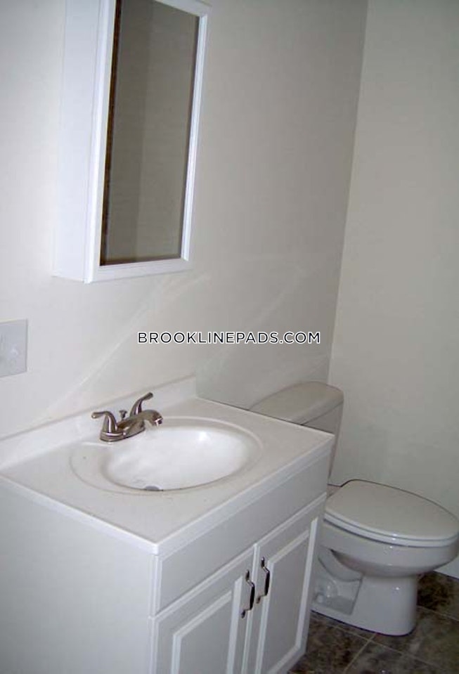 Brookline - $3,595 /mo