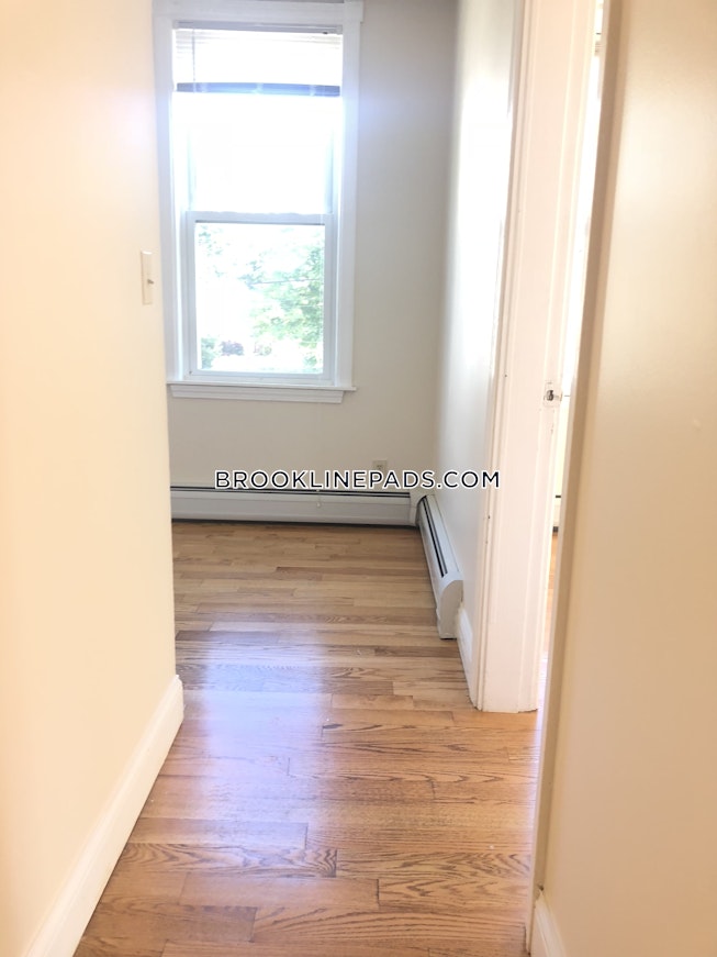 Brookline - $2,800 /mo