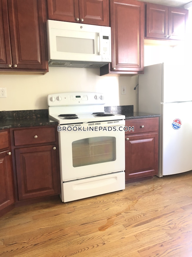 Brookline - $2,800 /mo