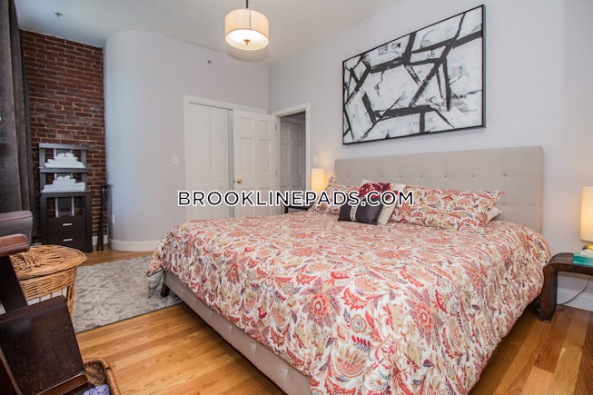 Brookline - $4,500 /mo