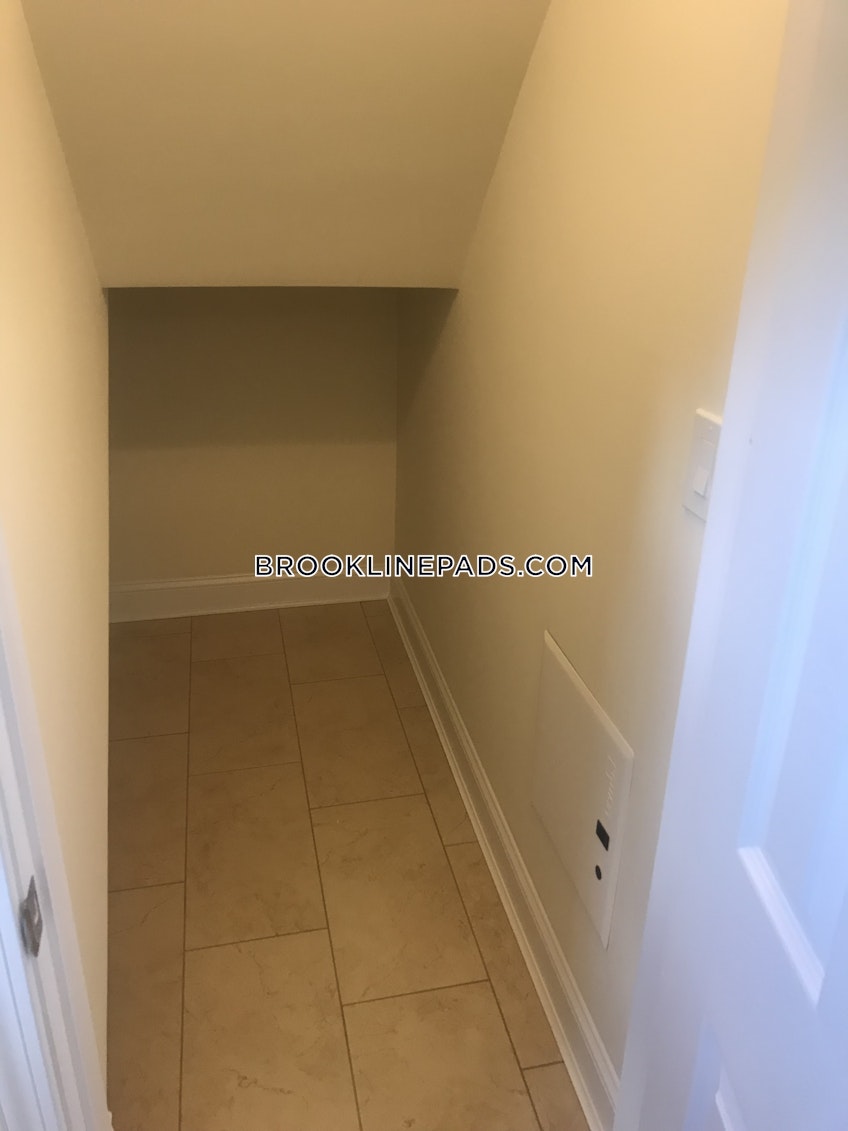 Chestnut Hill - $3,060 /month