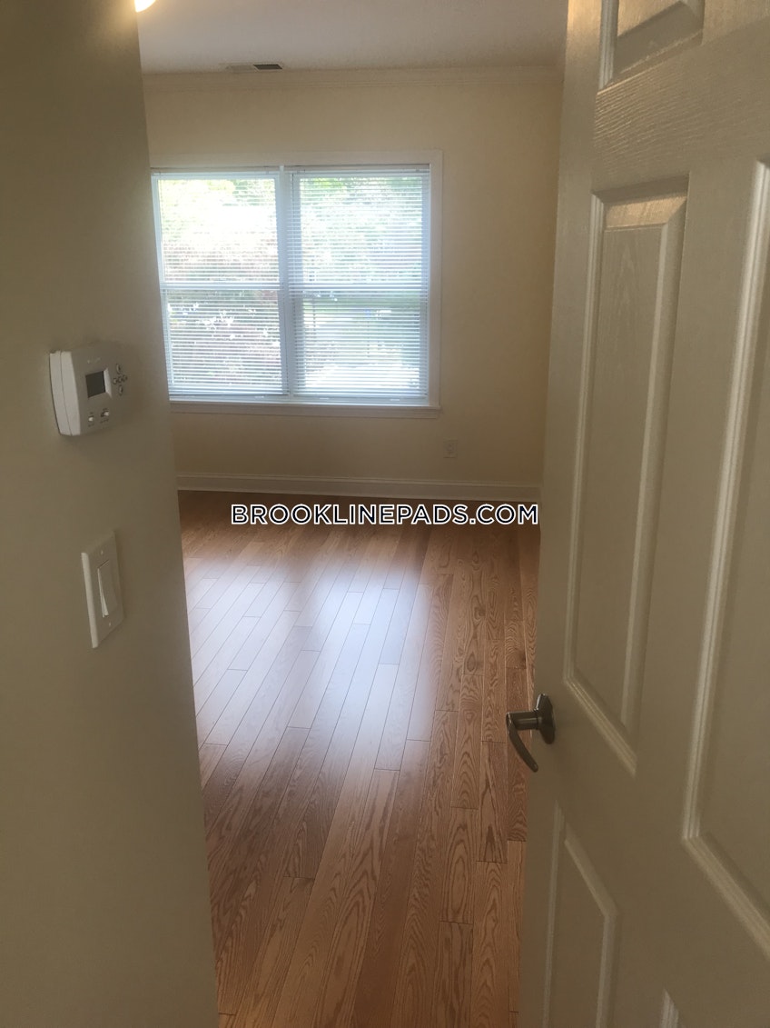 Chestnut Hill - $3,060 /month