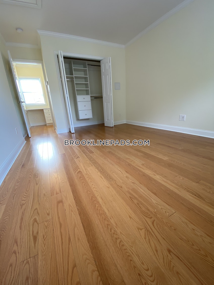 Chestnut Hill - $3,060 /month