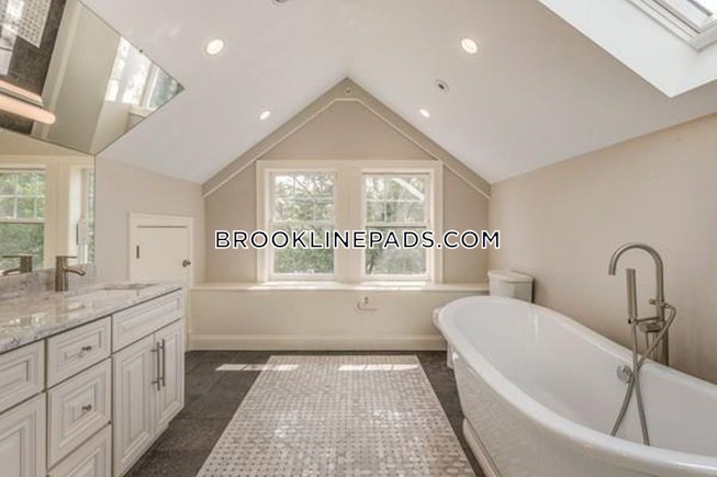 Brookline - $4,600 /mo