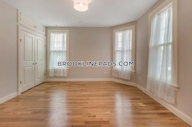 Brookline - $4,600 /mo