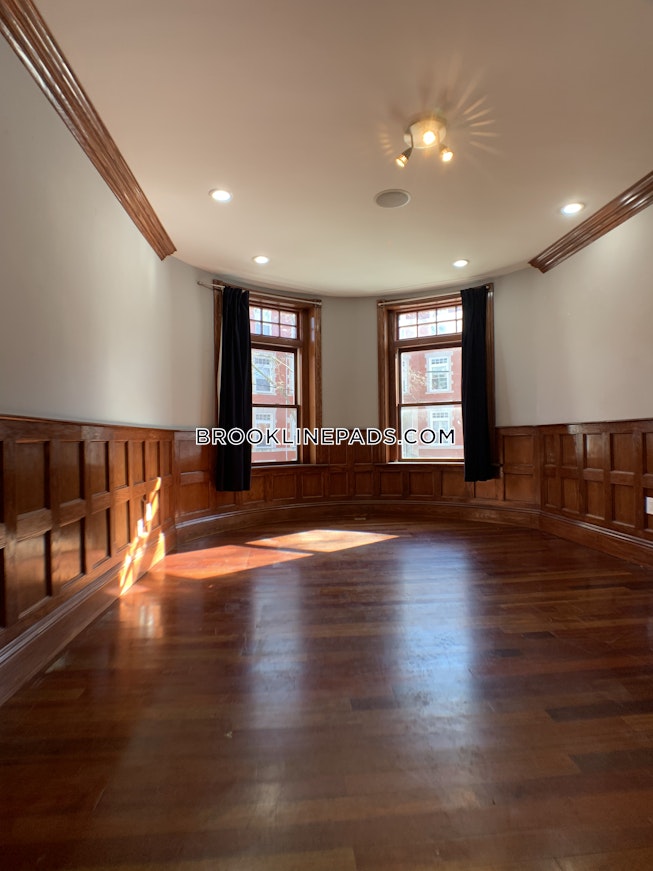 Brookline - $4,000 /mo