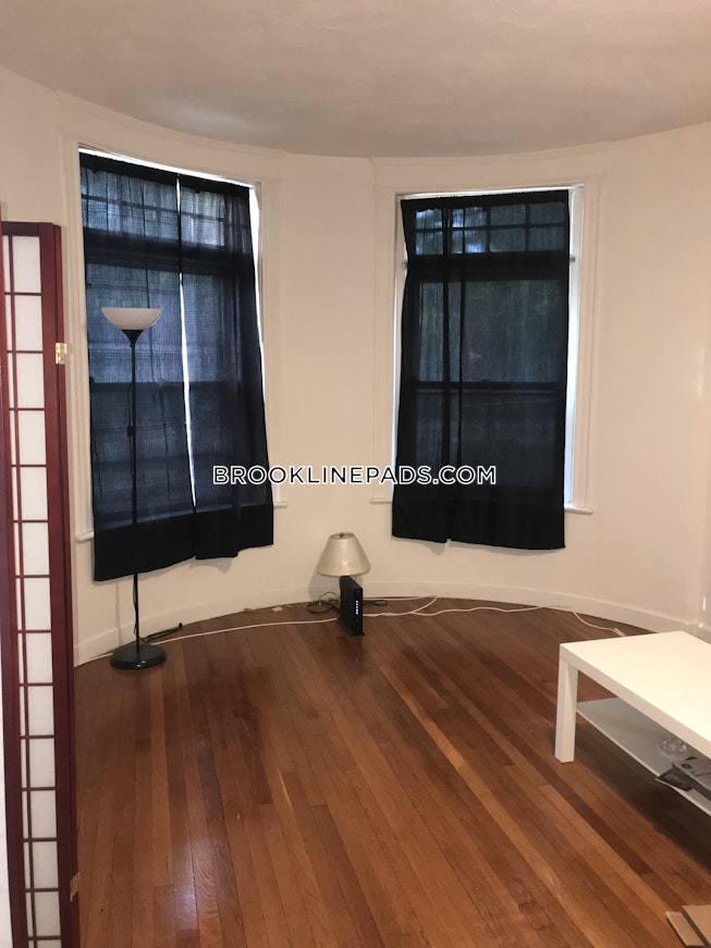 Brookline - $2,400 /mo