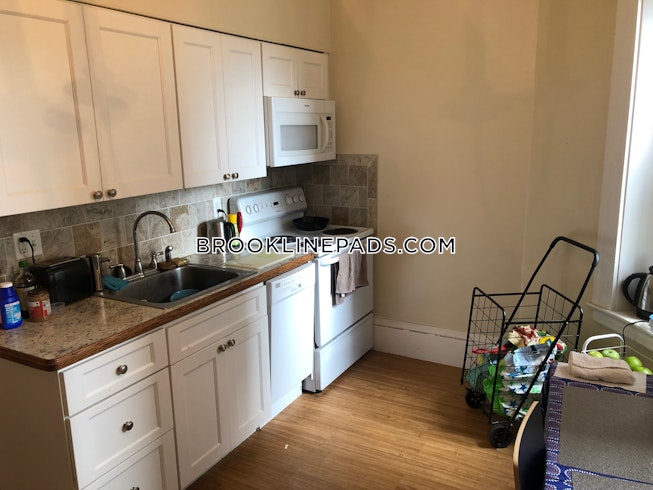 Brookline - $2,400 /mo