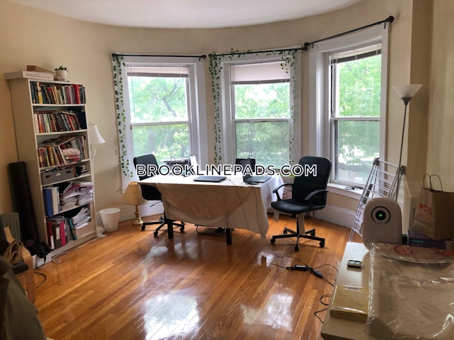 Brookline - $2,400 /mo