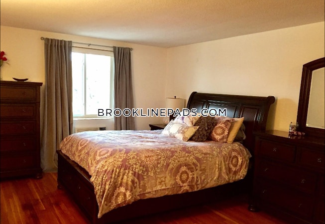 Brookline - $2,950 /mo
