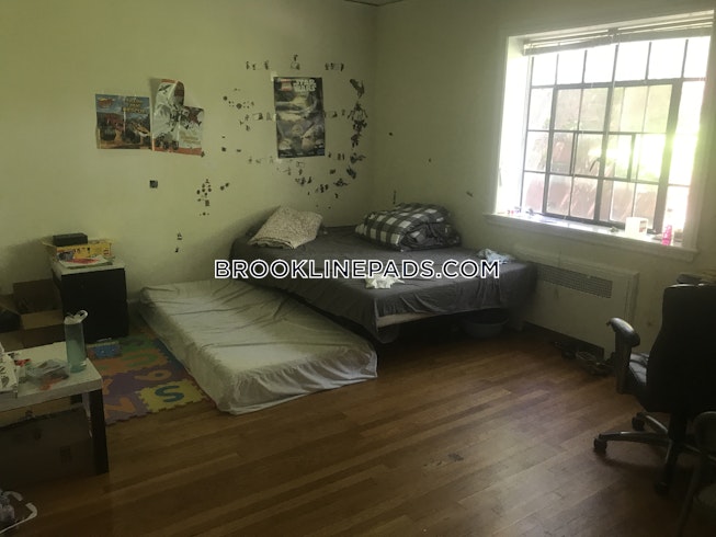 Brookline - $2,895 /mo