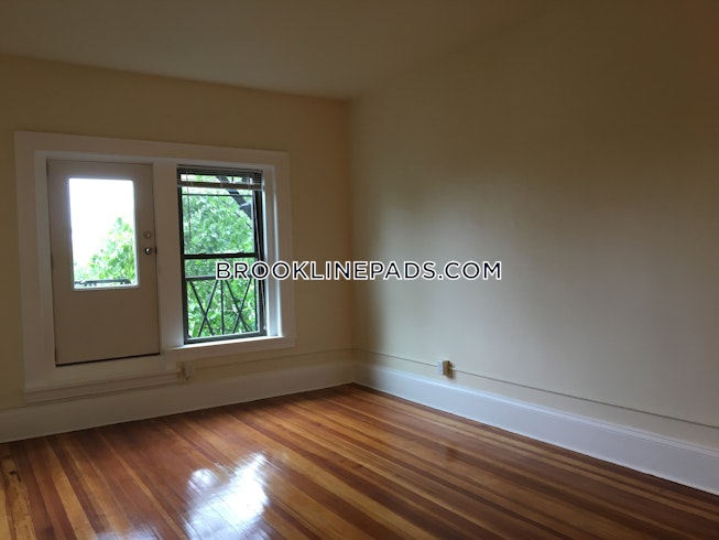 Brookline - $3,200 /mo