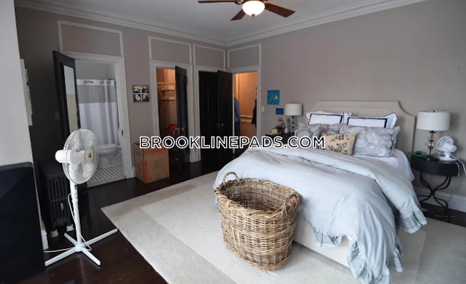 Brookline - $4,000 /mo