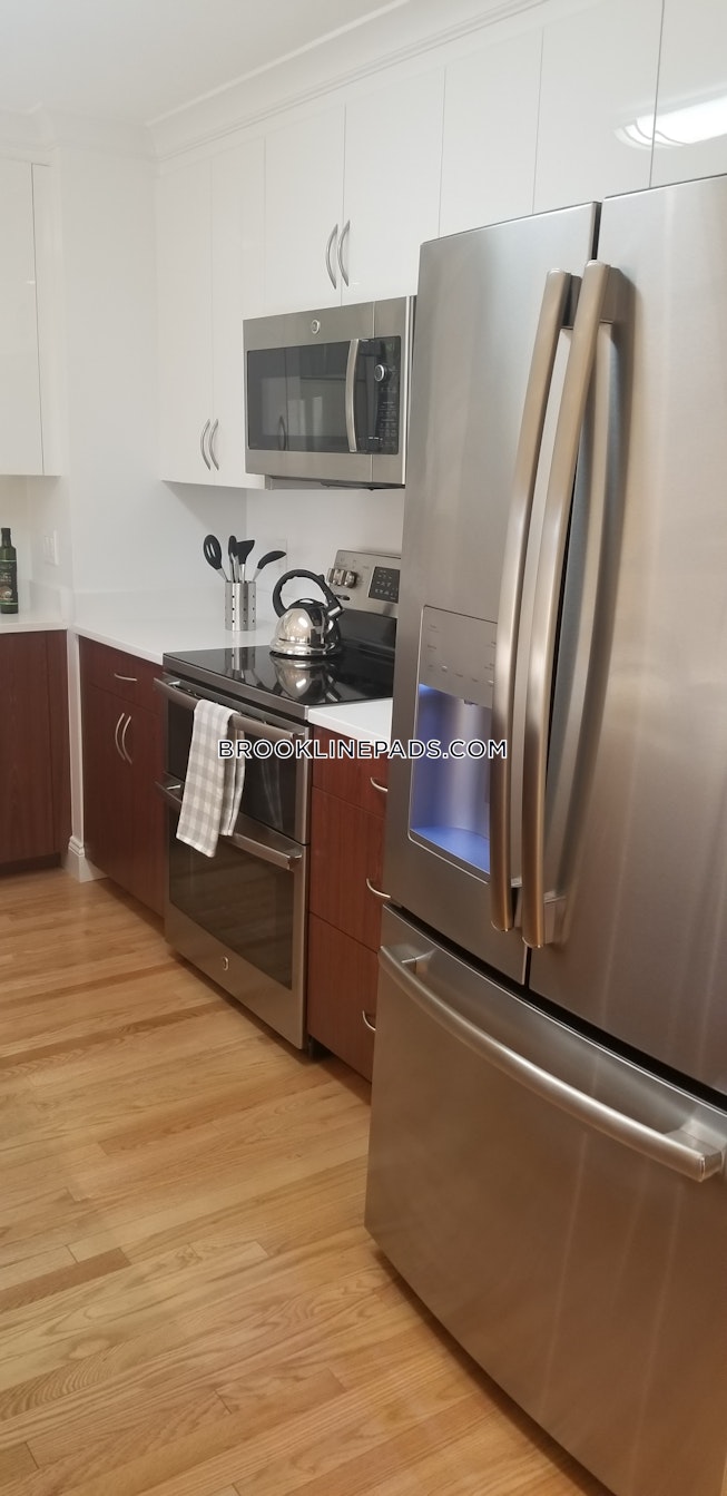 Brookline - $3,735 /mo