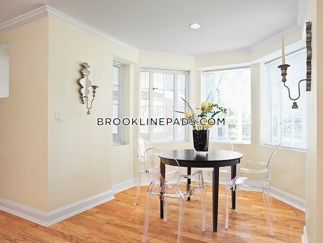 Brookline - $4,210 /mo
