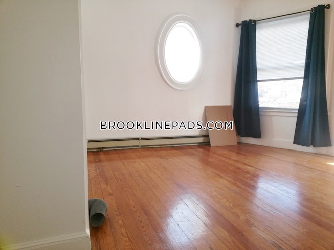 Brookline - $2,700 /mo