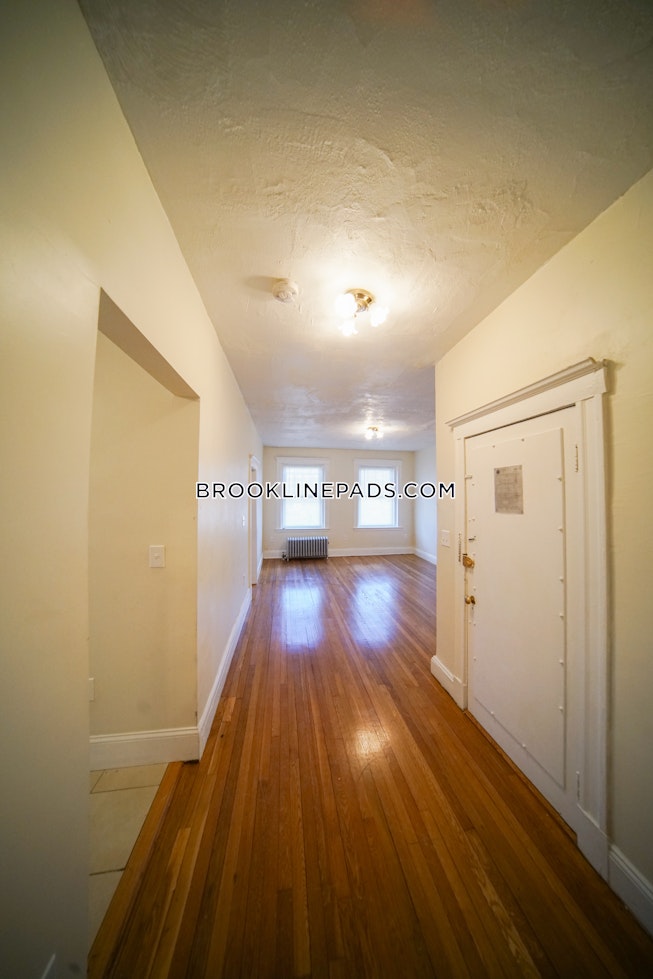 Brookline - $3,300 /mo