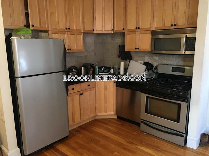 brookline-4-beds-2-baths-washington-square-4700-4552094 