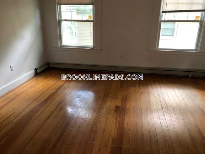 Brookline - $2,700 /mo