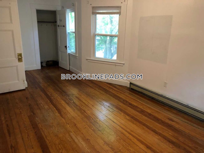 Brookline - $2,700 /mo