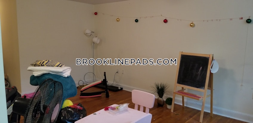 Brookline - $2,495 /month
