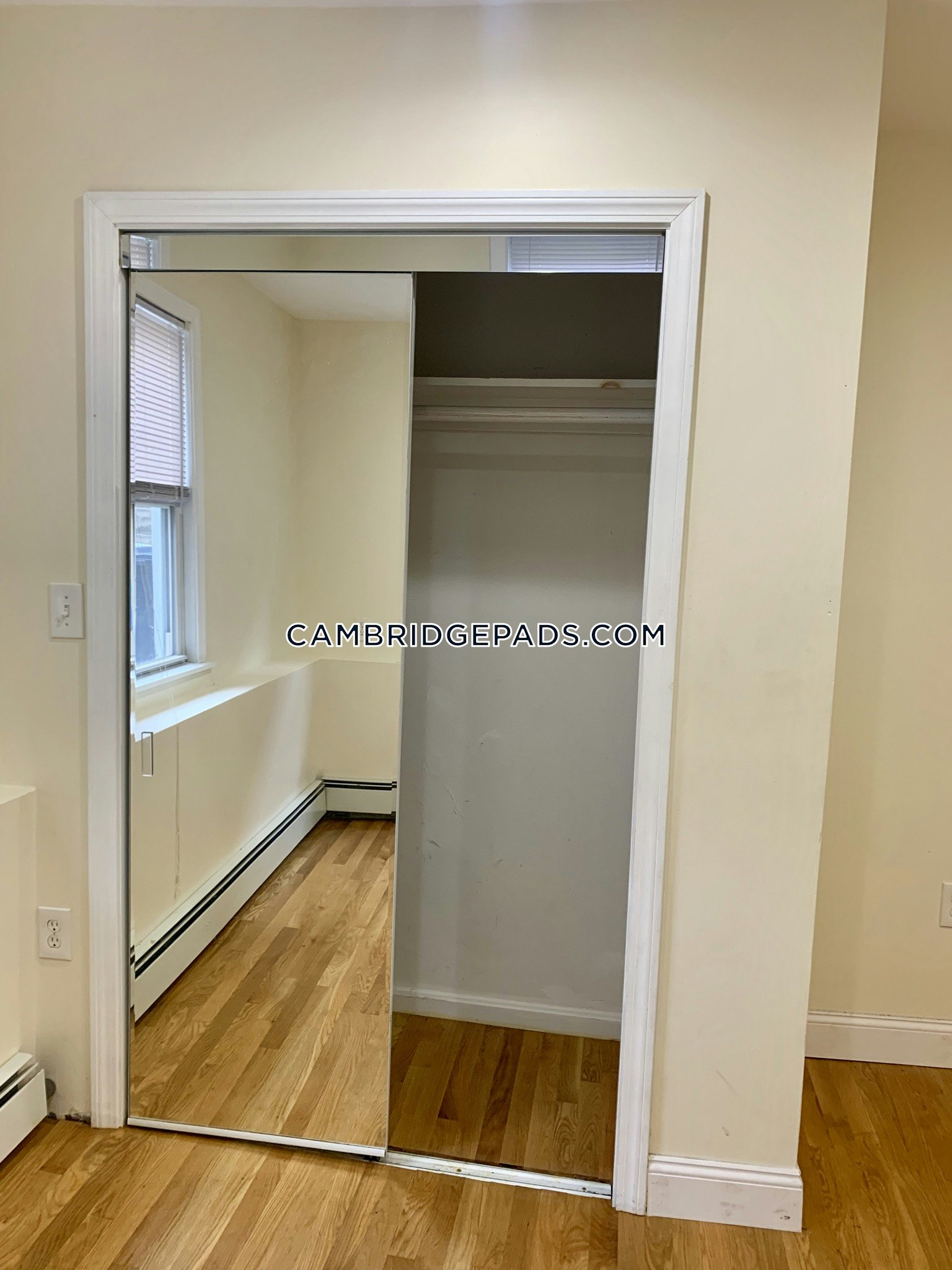 Cambridge - $2,400