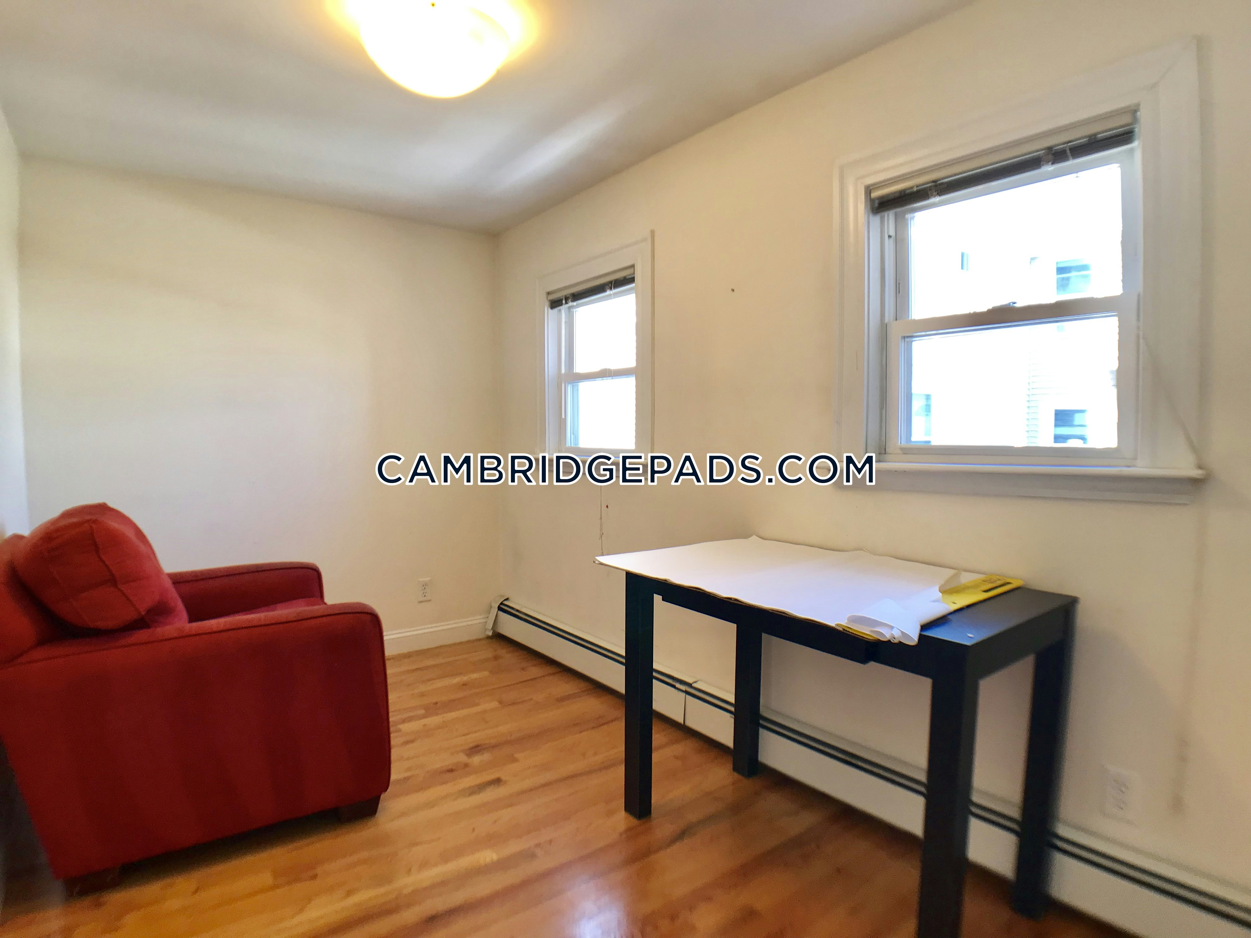 Cambridge - $3,200