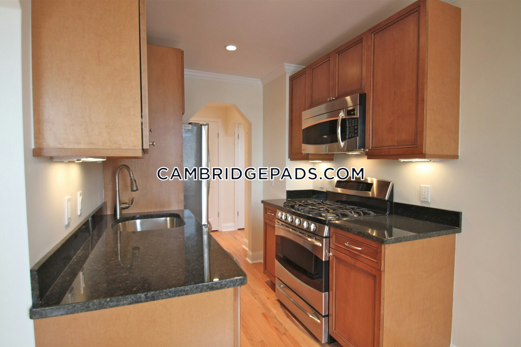 Cambridge - $3,325