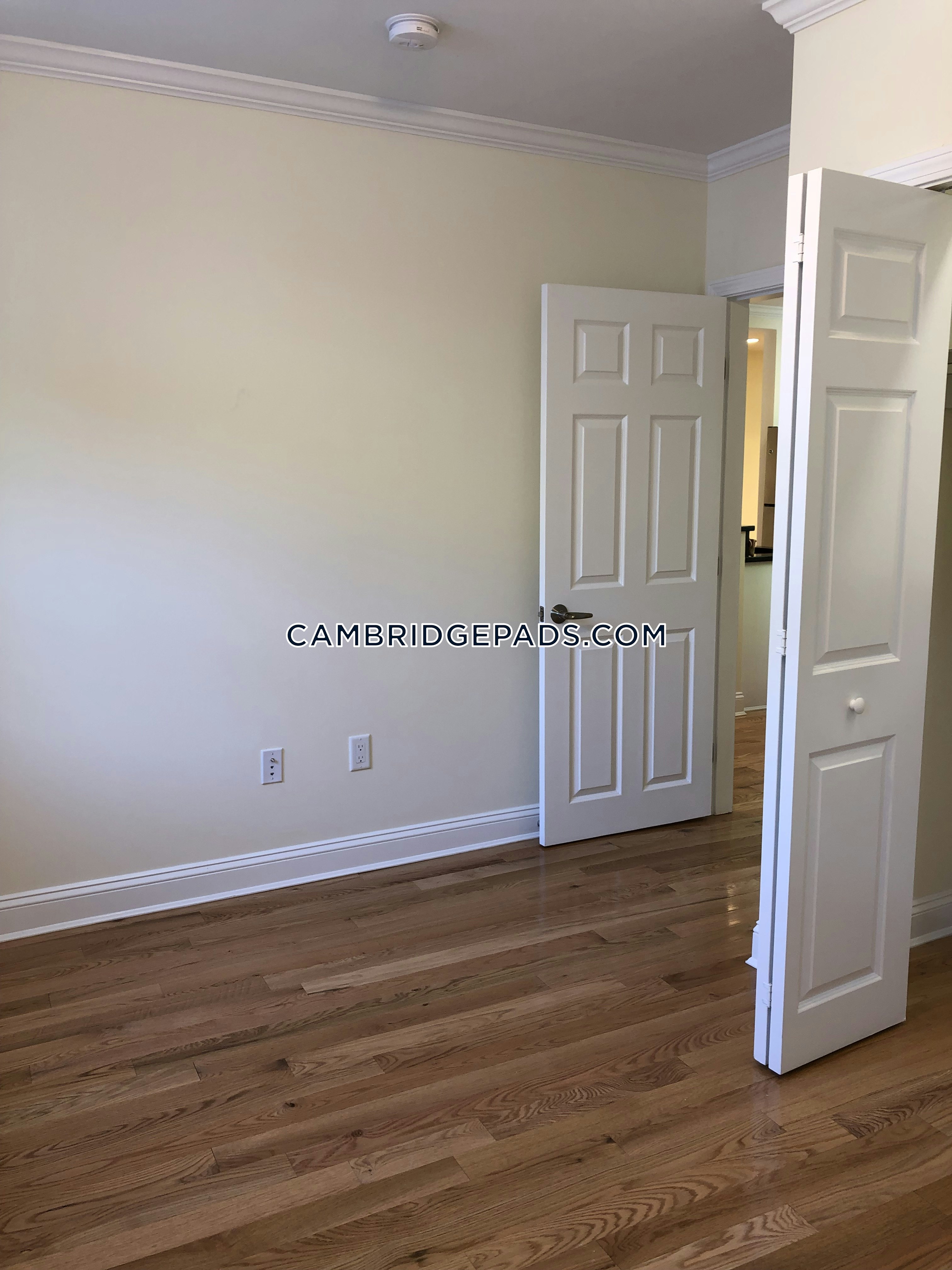 Cambridge - $3,140