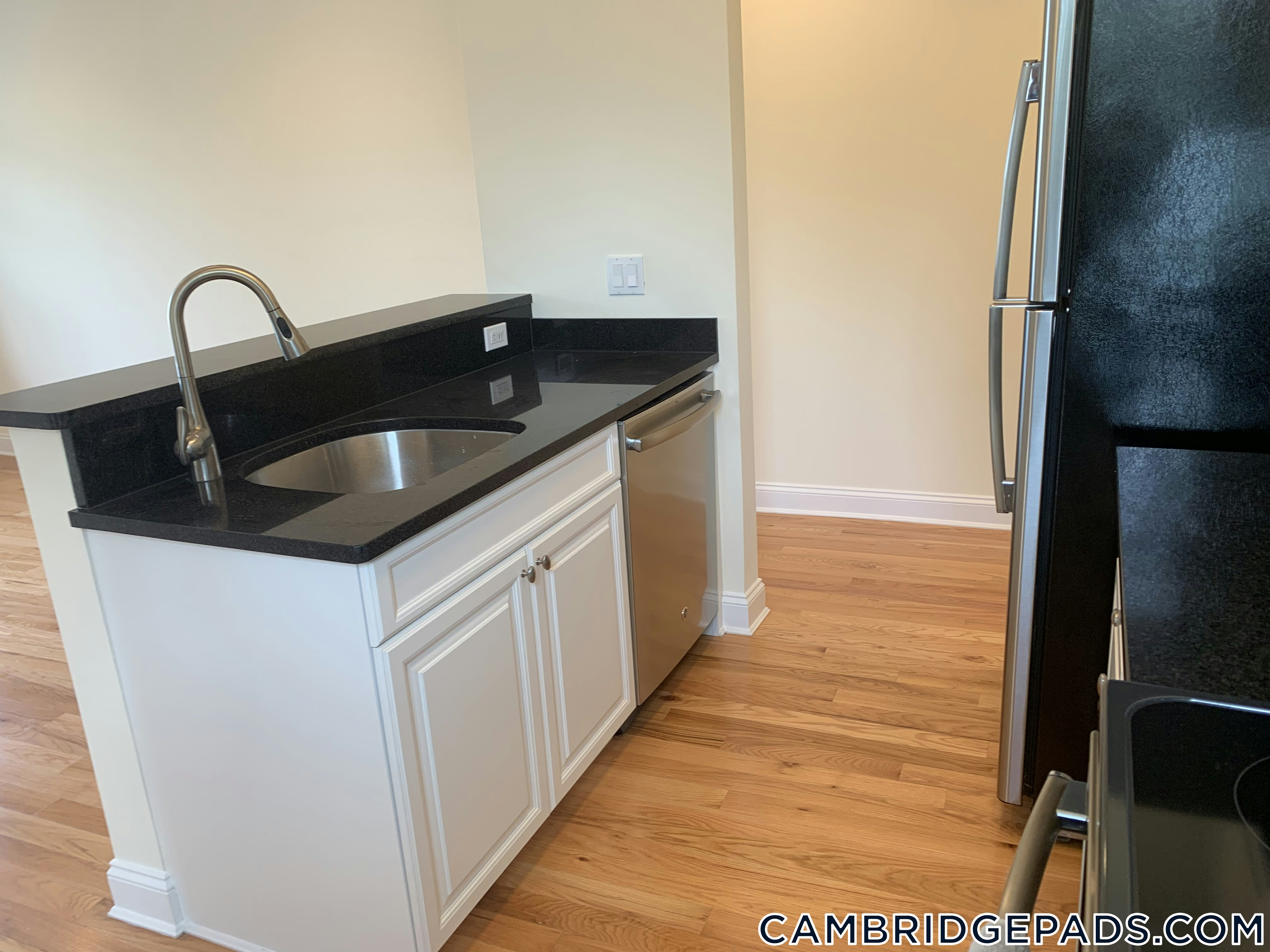 Cambridge - $3,095