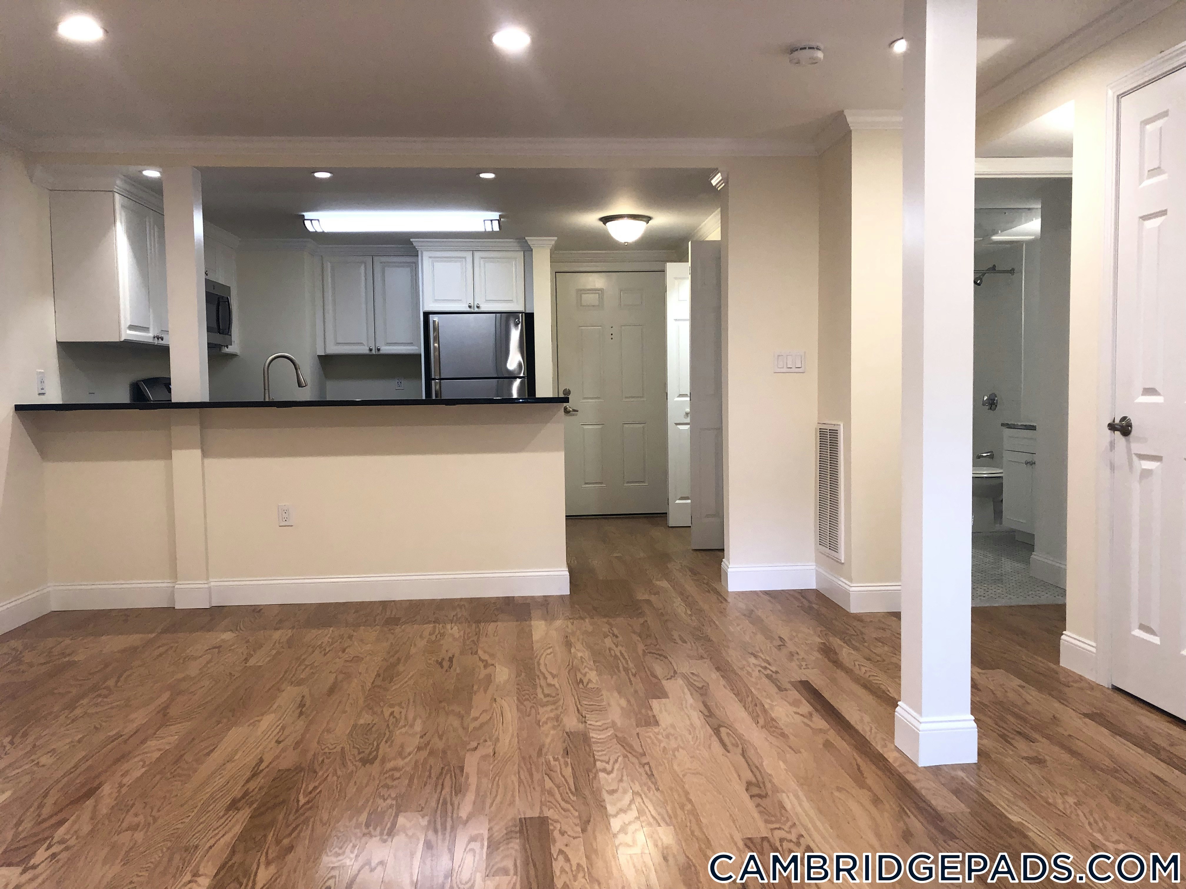 Cambridge - $3,095