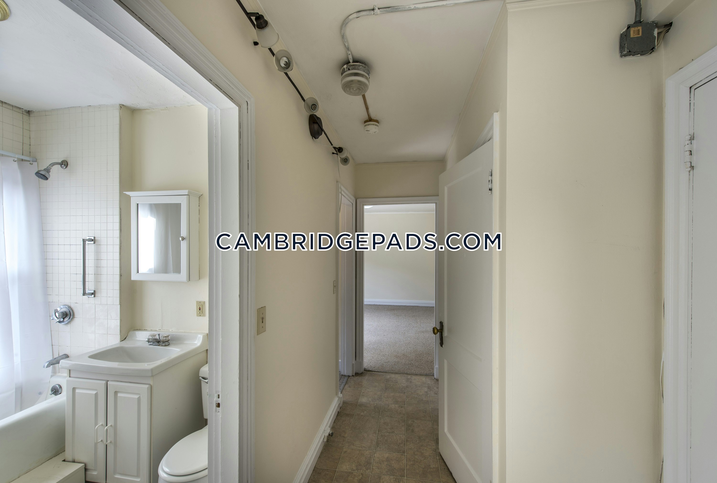 Cambridge - $2,200