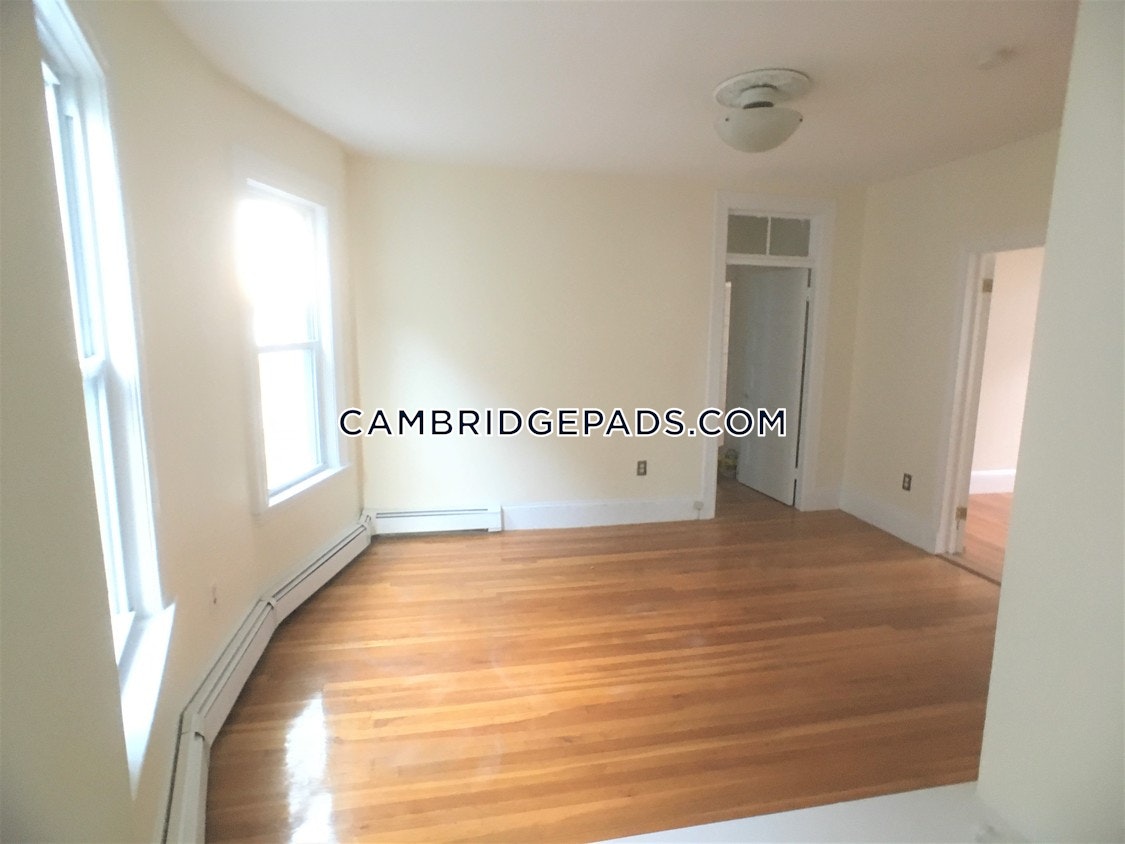 Cambridge - $2,800