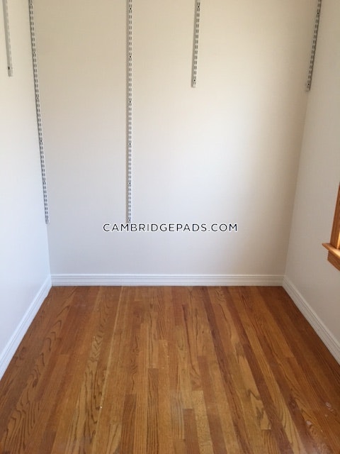 Cambridge - $1,750