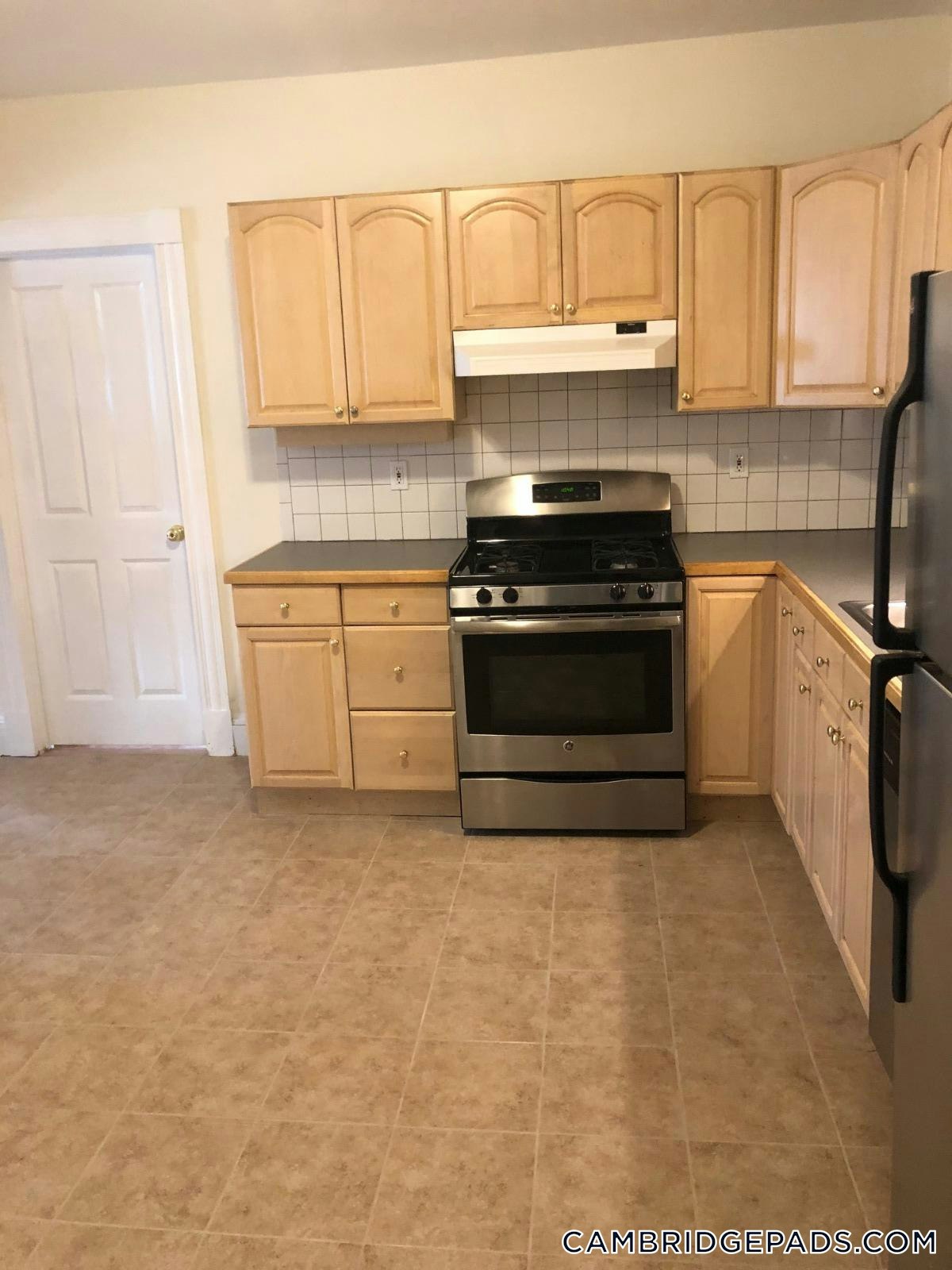 Cambridge - $3,325