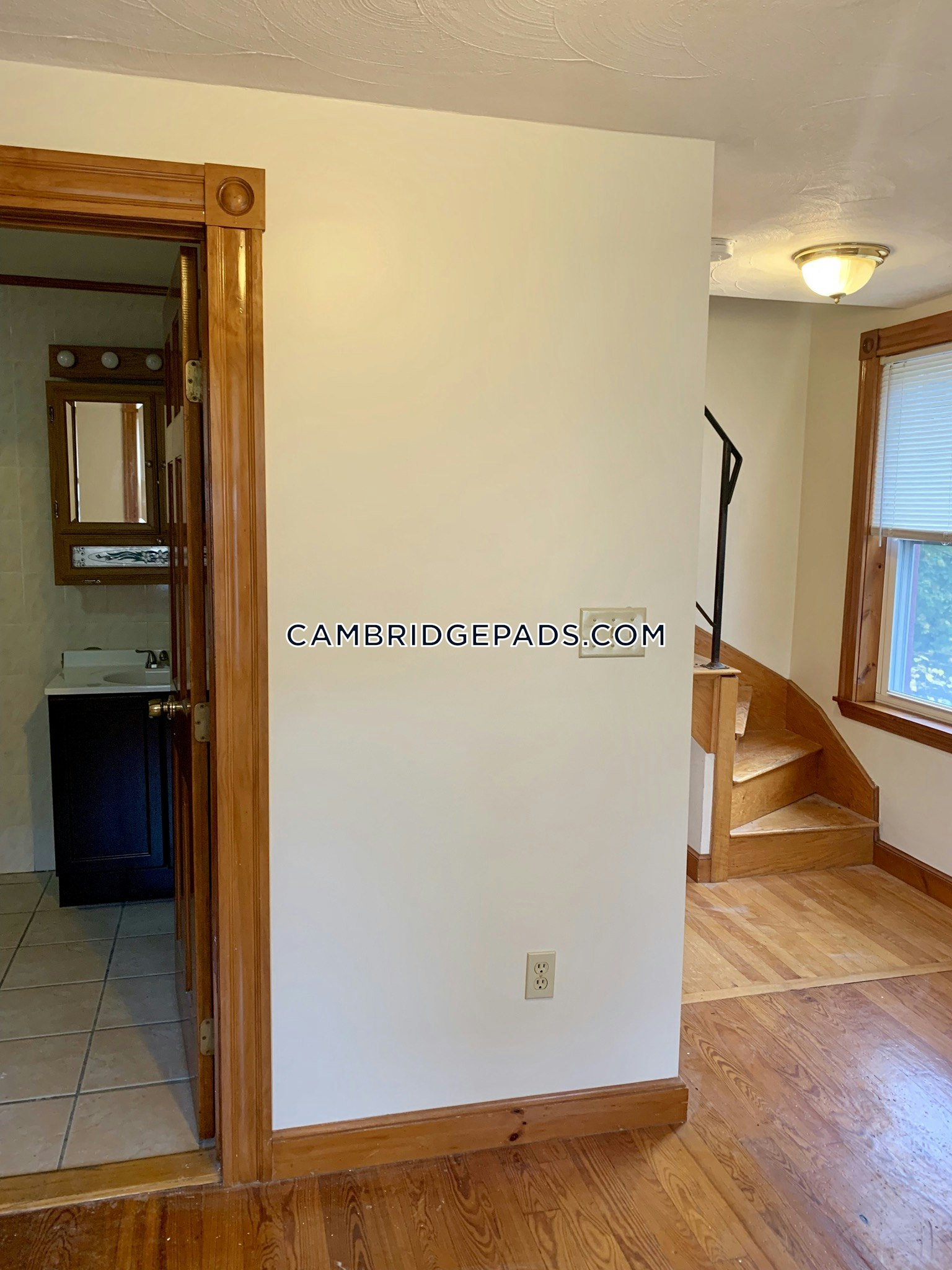 Cambridge - $2,700
