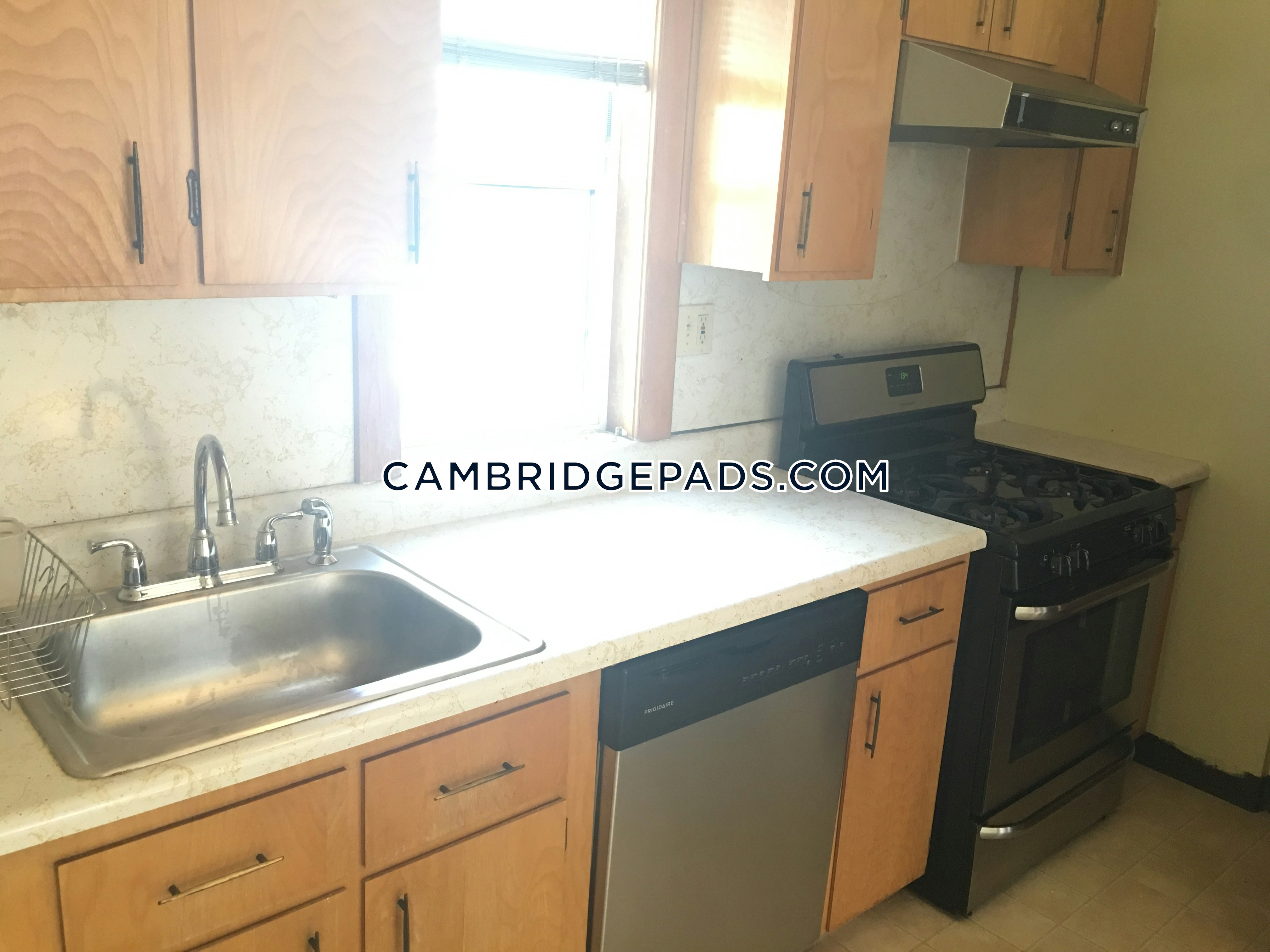 Cambridge - $3,200