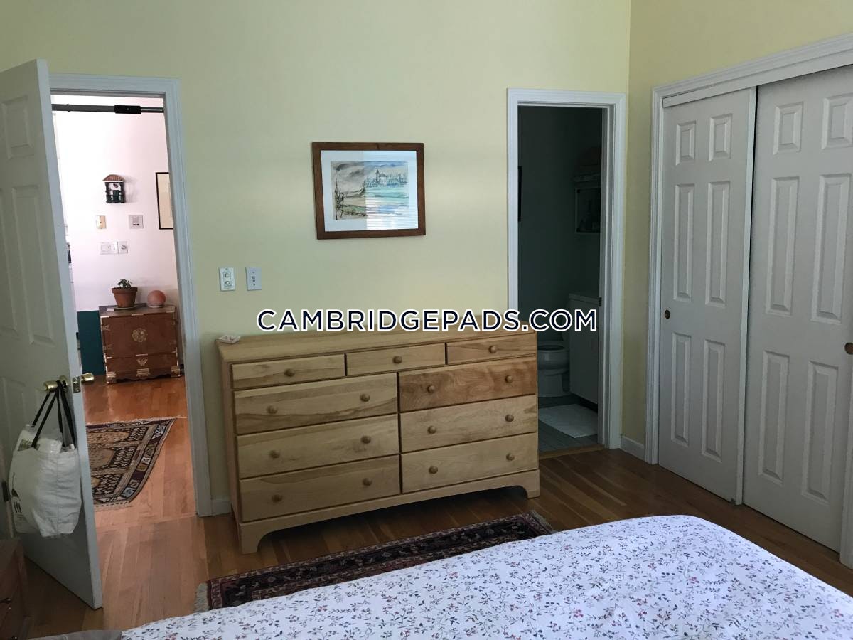 Cambridge - $3,200