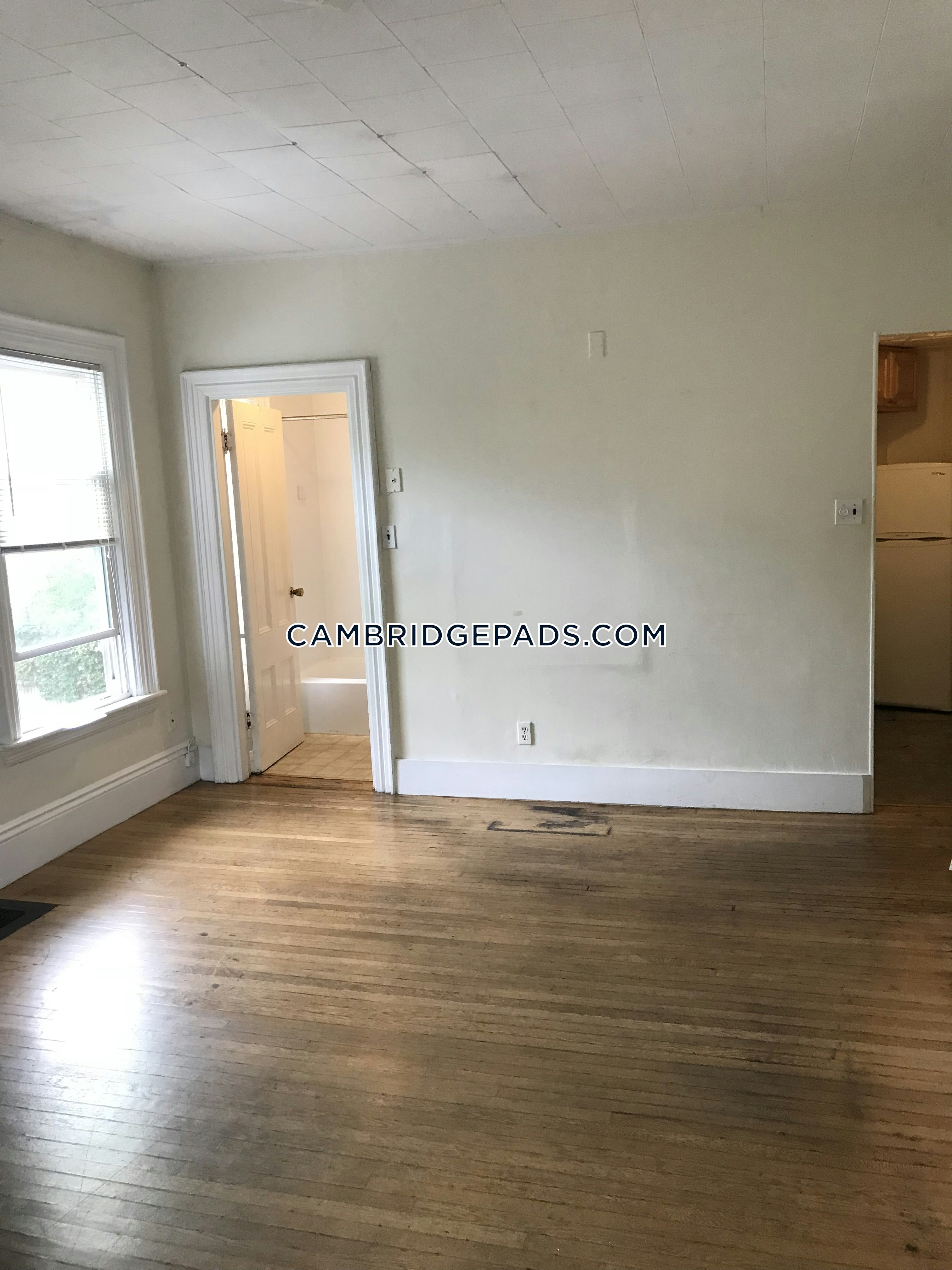 Cambridge - $1,800