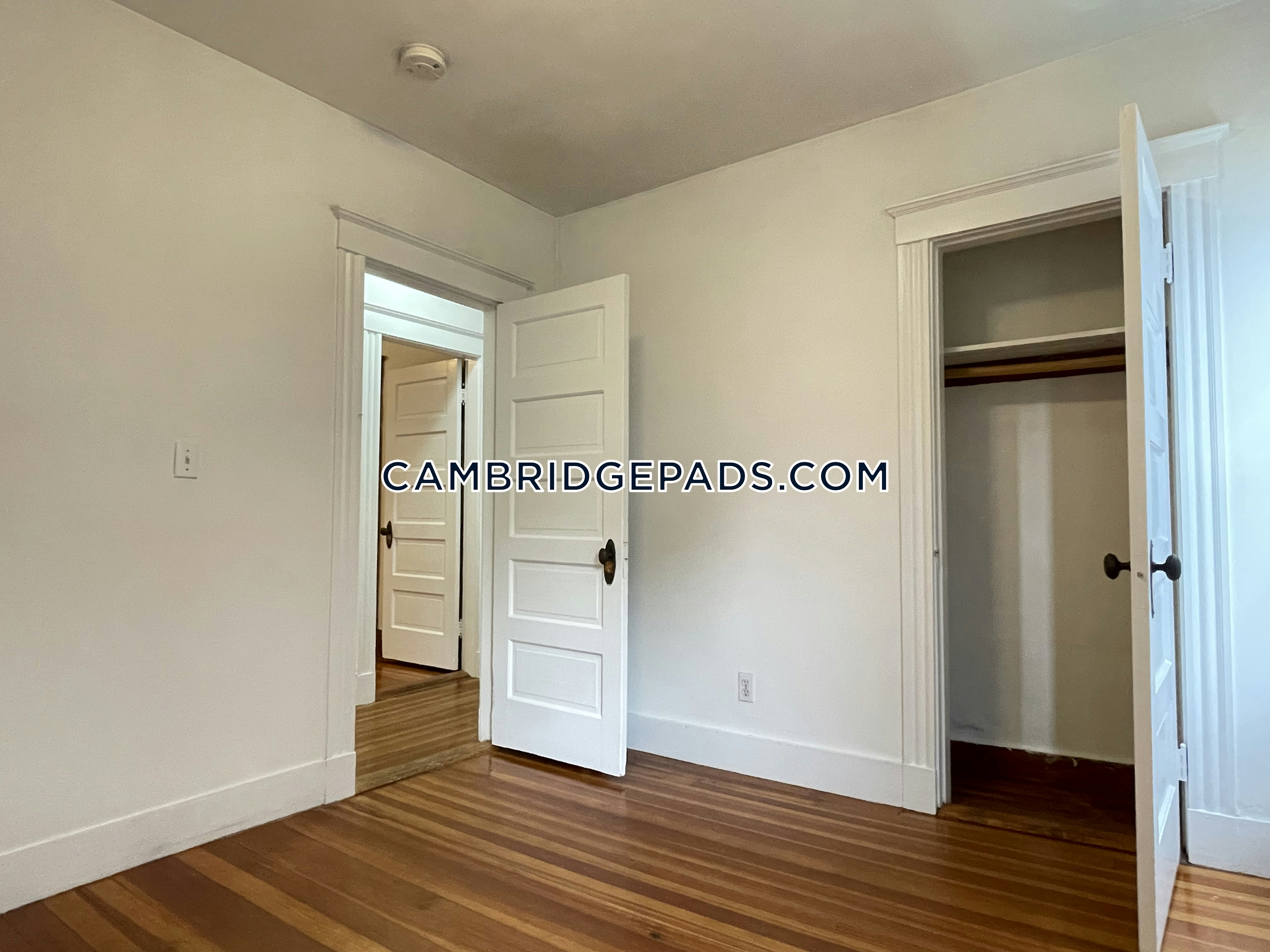 Cambridge - $4,400