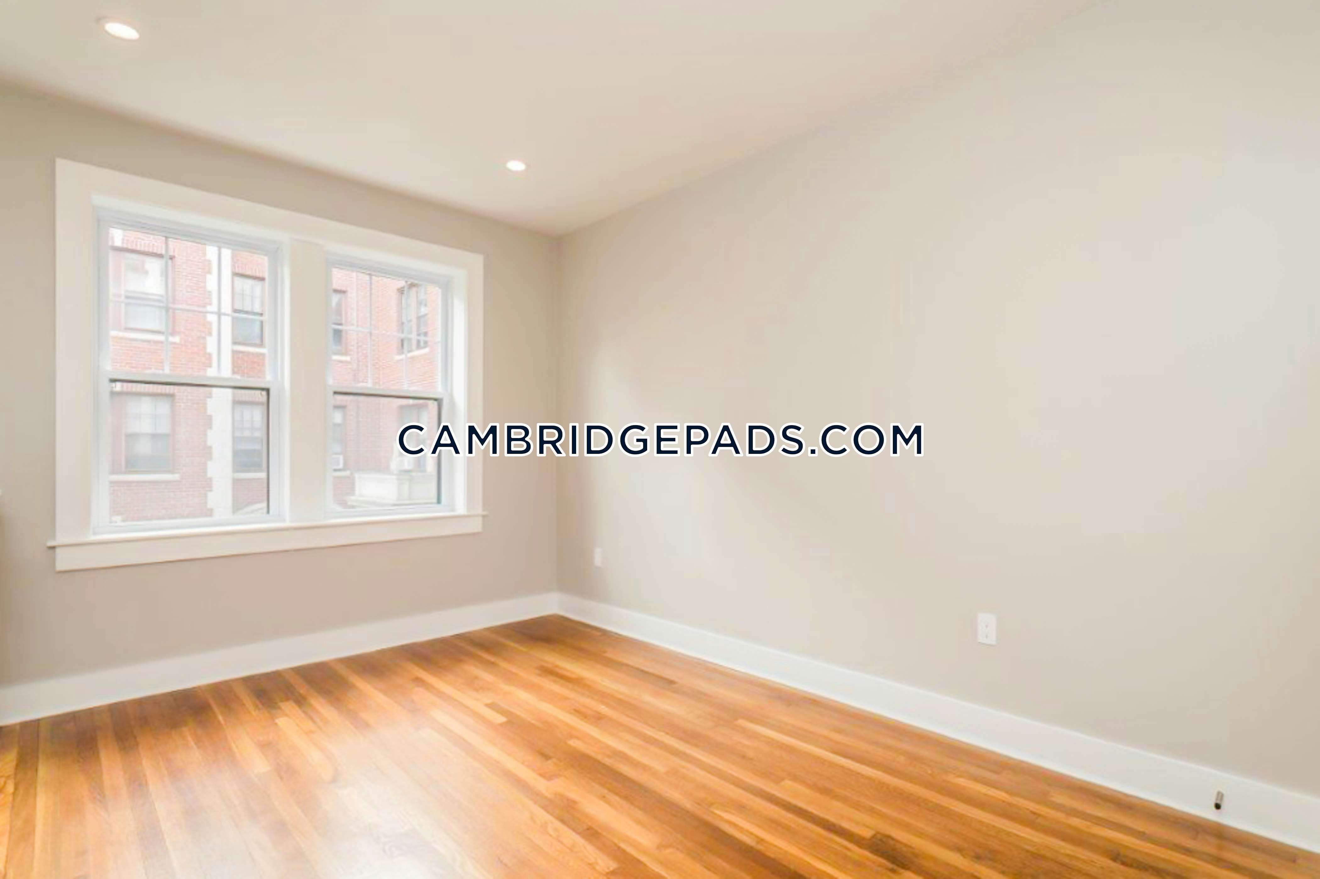 Cambridge - $3,895