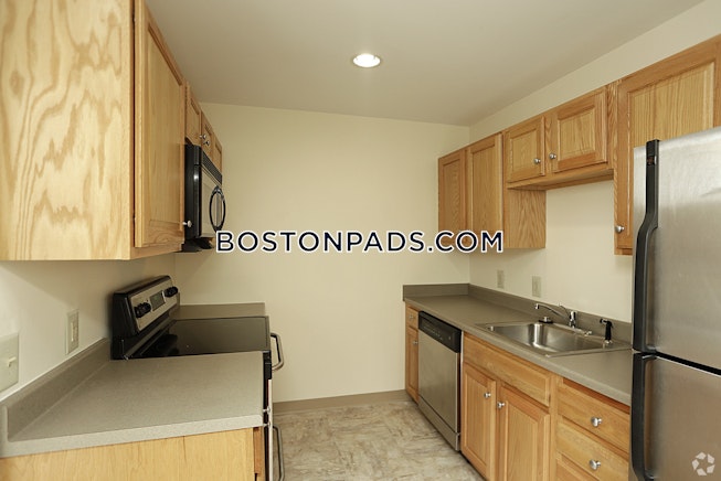 Danvers - $3,100 /mo